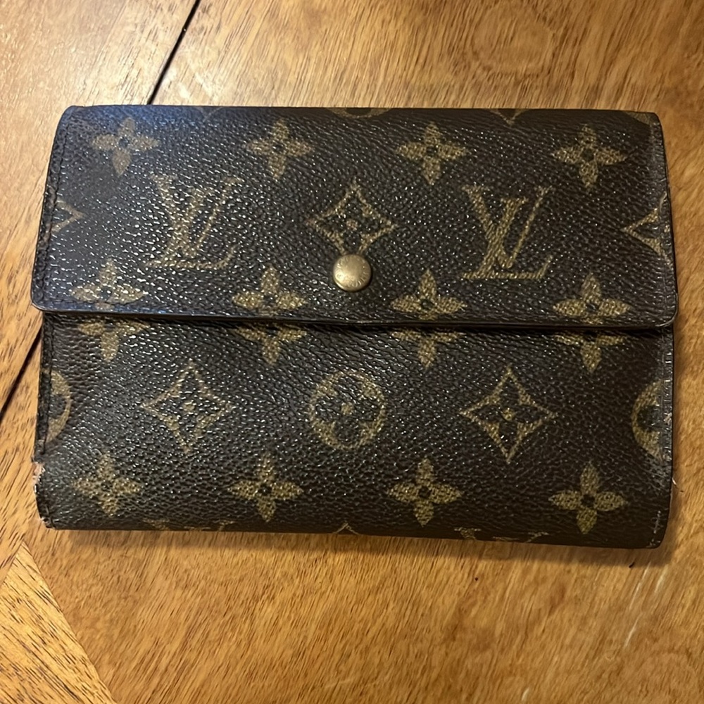 Authentic Large LV Mono Wallet